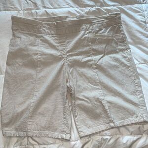 Westbound Woman Beige Striped Bermuda Shorts